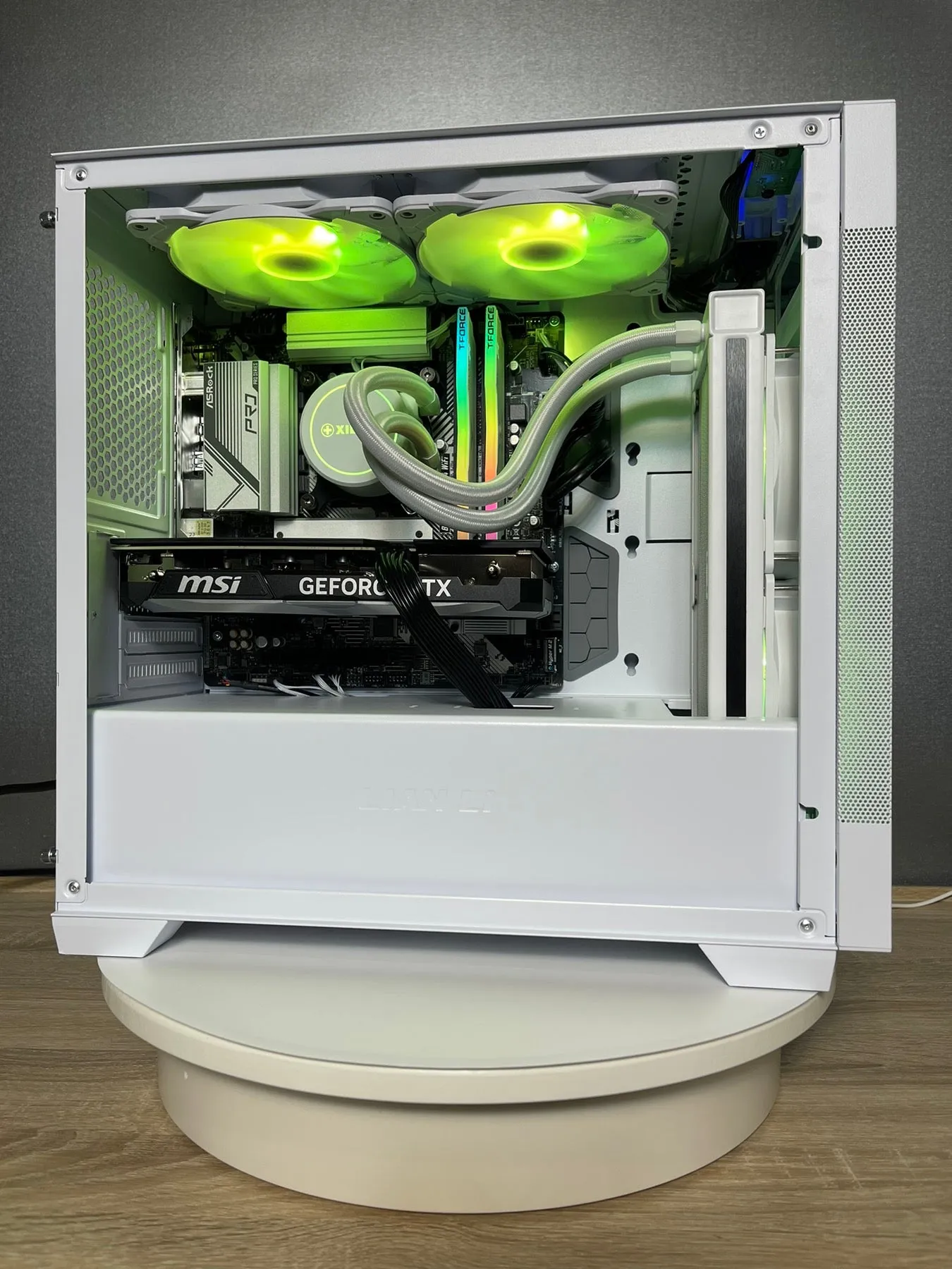 Lian Li PC Case LANCOOL 205M Mesh RGB White