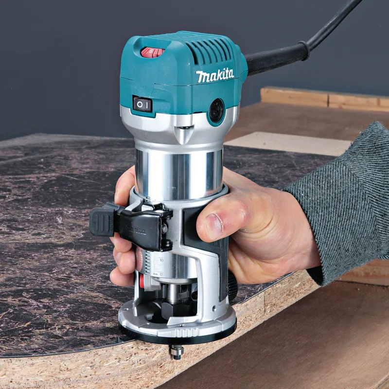 Makita RT0701CX3 Compact Router Kit